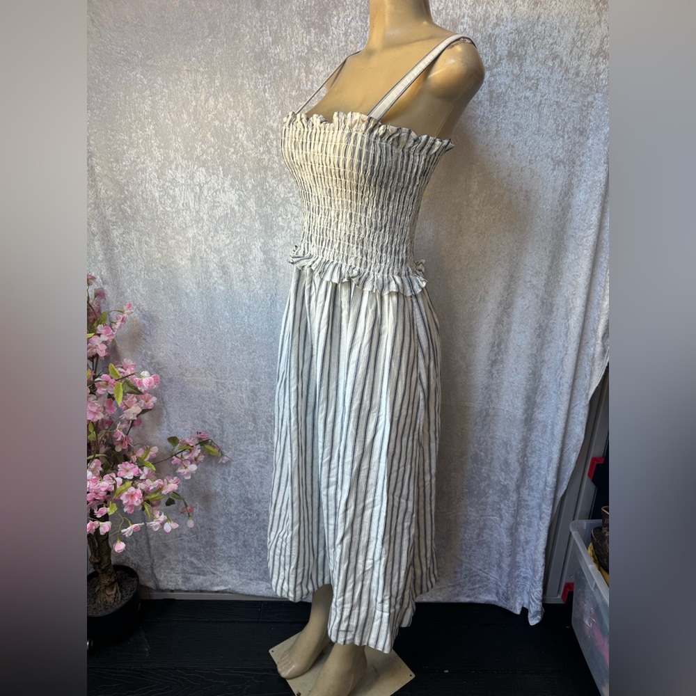 Universal Thread Strapless Gray and White Dress - Picture 4 of 9